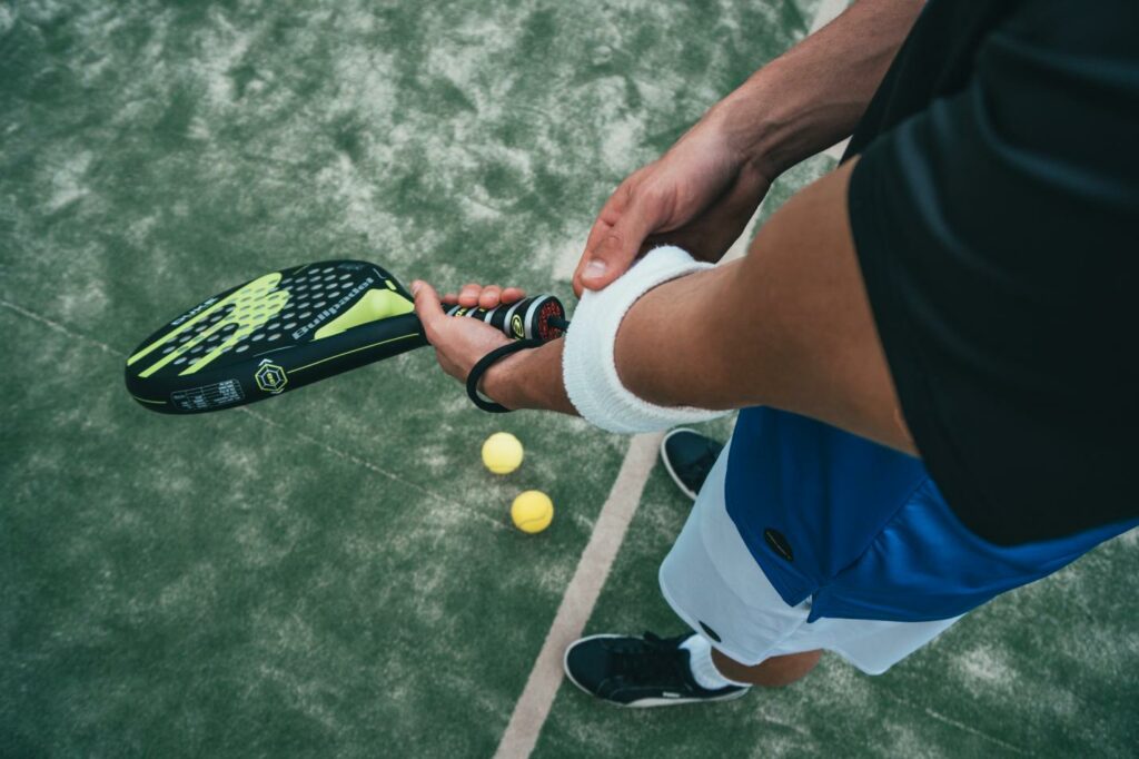 Health benefits of pickleball and padel ball